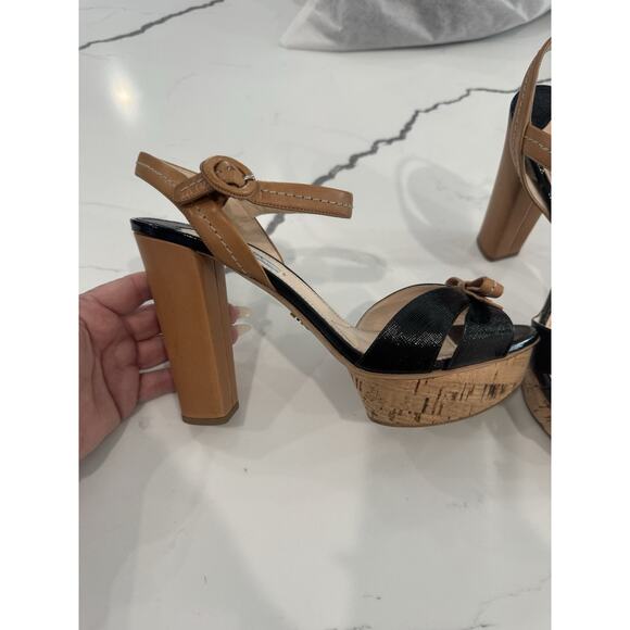 Prada black patent & tan leather bow high block heel Cork platform sandals Sz 40 - Picture 10 of 10